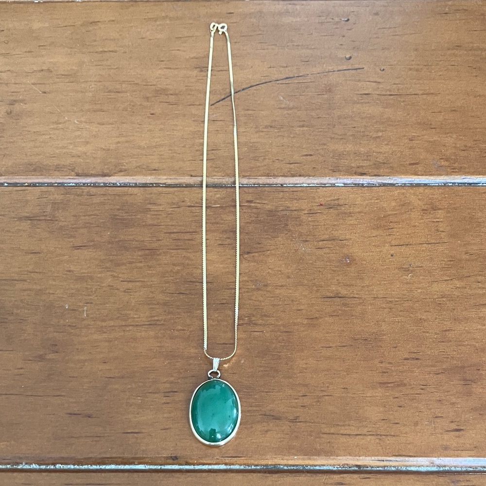 Vintage Green and Gold Colored Costume Jewelry Necklace
